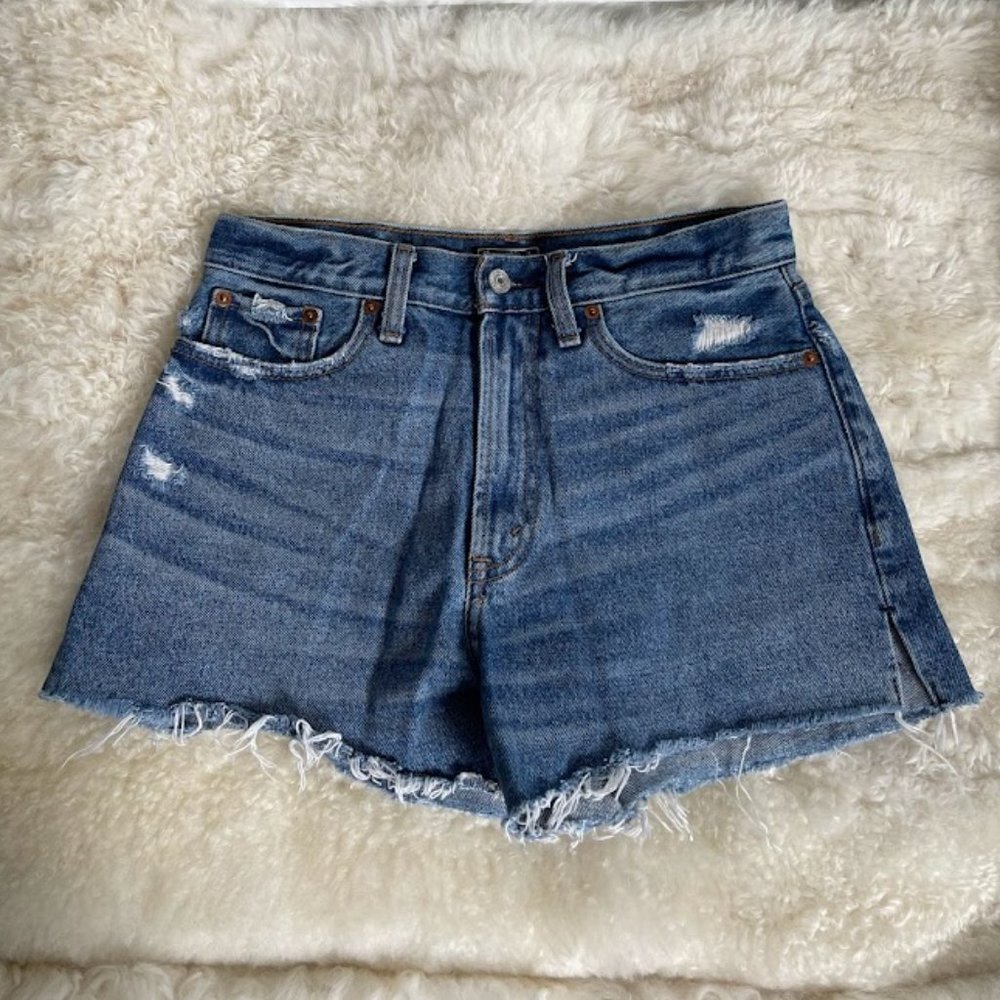 Abercrombie & Fitch | Annie High rise shorts medium dark wash cut off 26/2